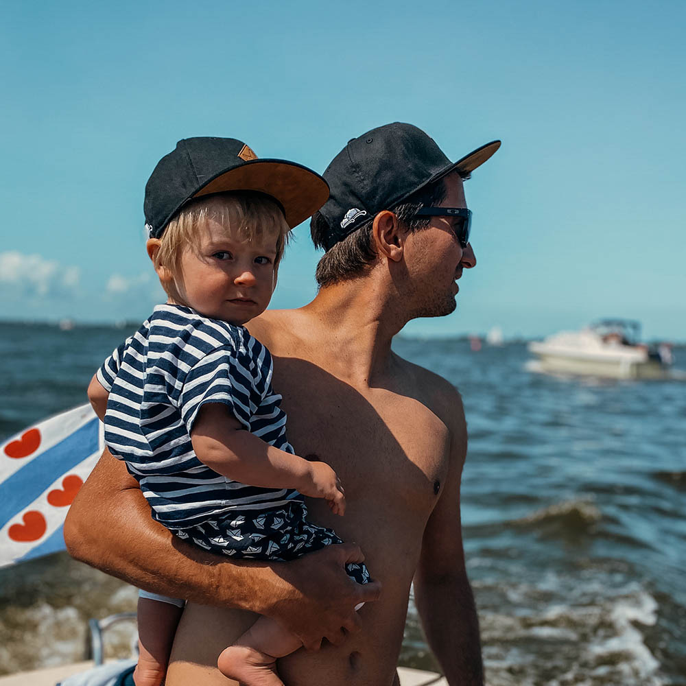 Partnerlook Vater Sohn Caps schwarz