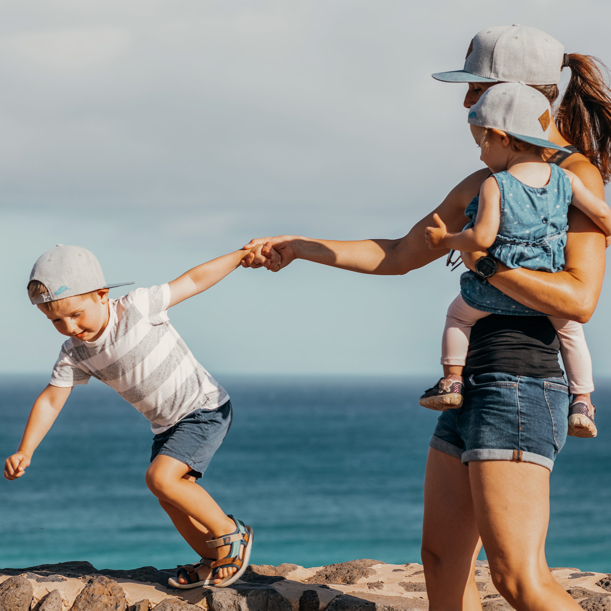 Mama Tochter Sohn Outfit Partner Caps grau-blu