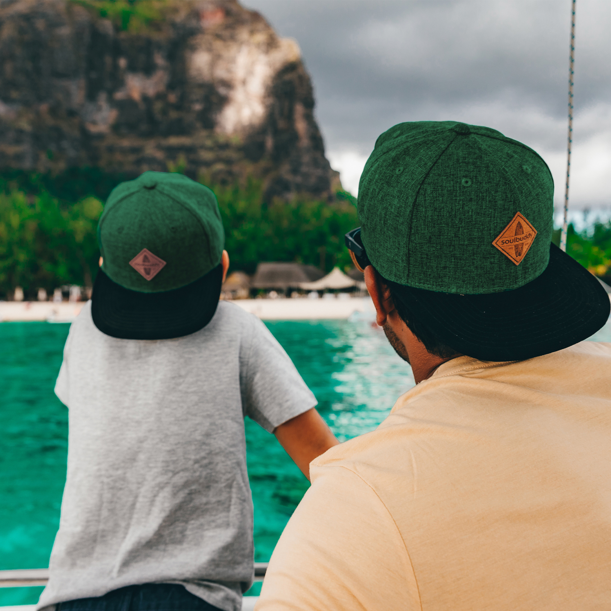 Vater Sohn Partnerlook Caps dunkelgrün